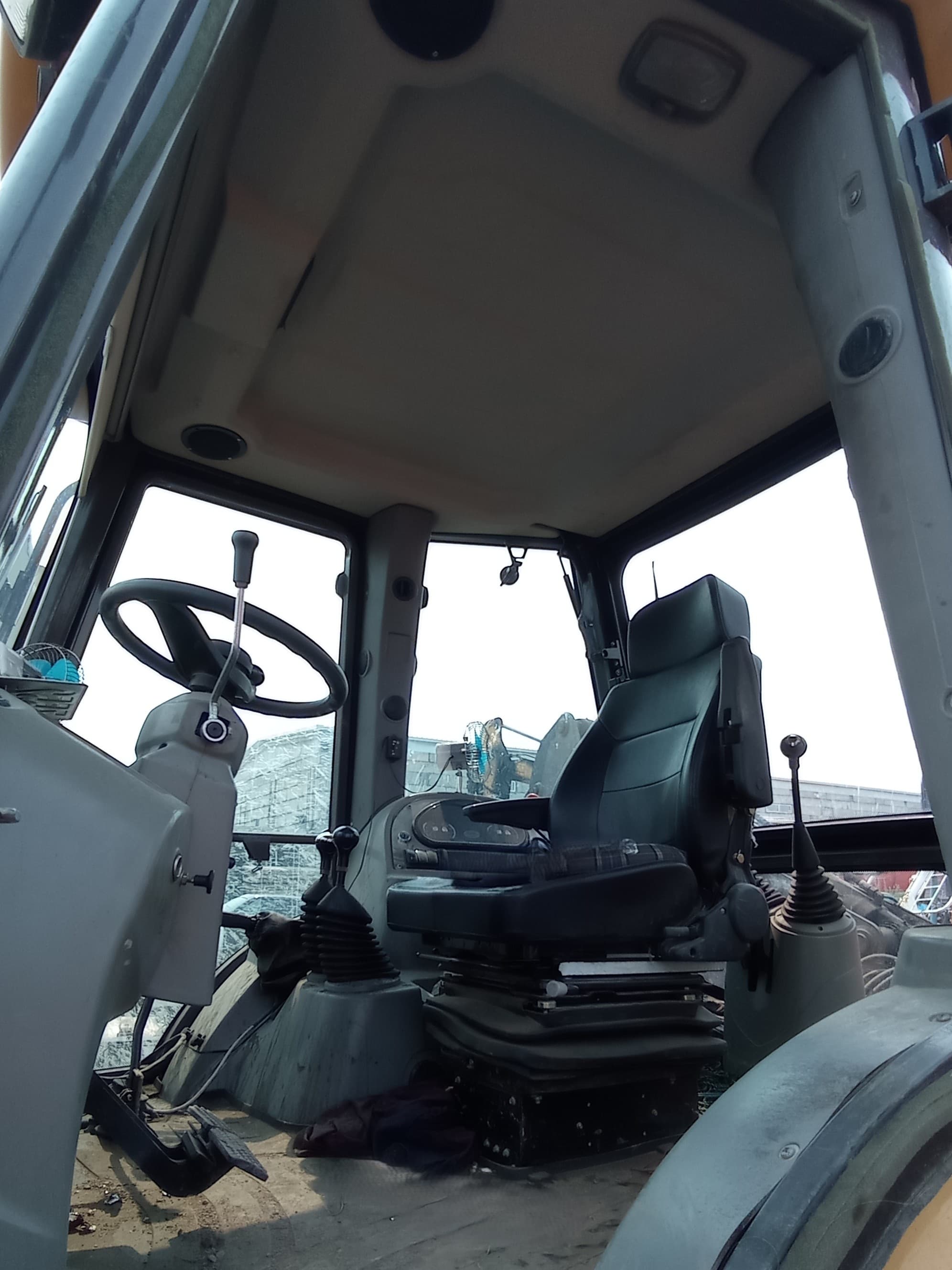 Yugong 488* Экскаватор-погрузчик - 4