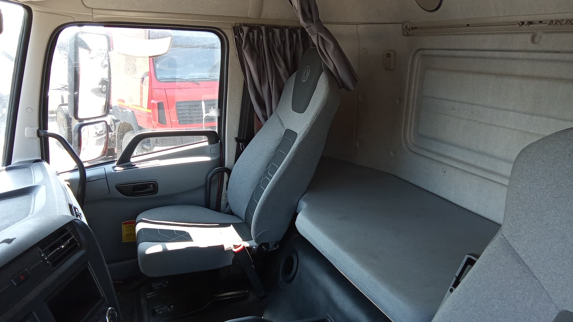 Dongfeng KC 8x4 Самосвал - 9