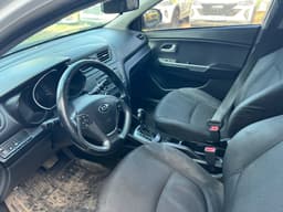 KIA Rio - 6