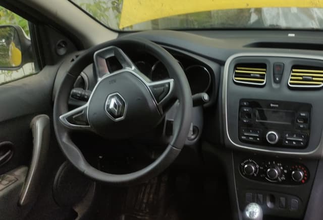 Renault Logan - 5