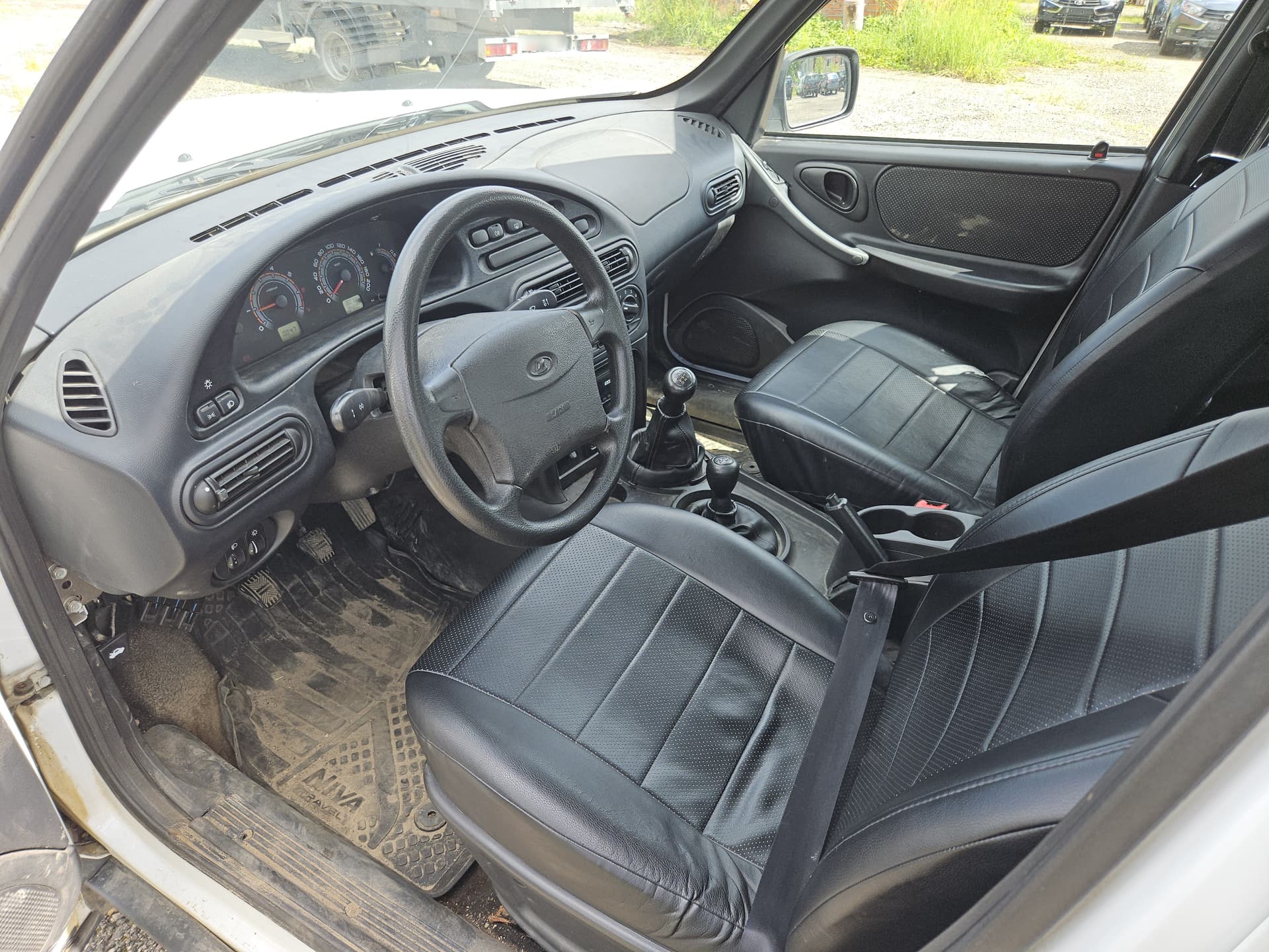 Lada Niva Travel - 6