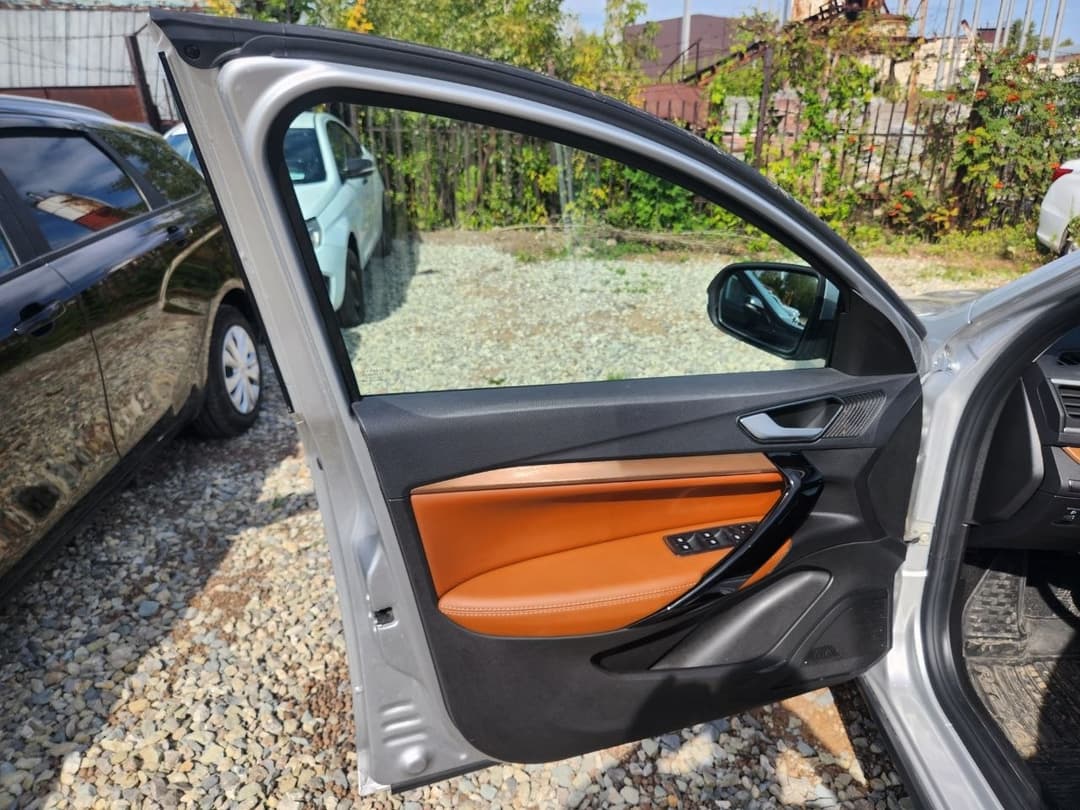 Lada Vesta Cross - 8