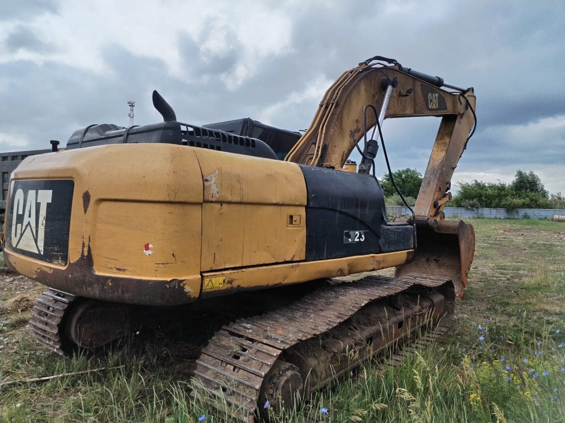 Caterpillar 330 Экскаватор - 3