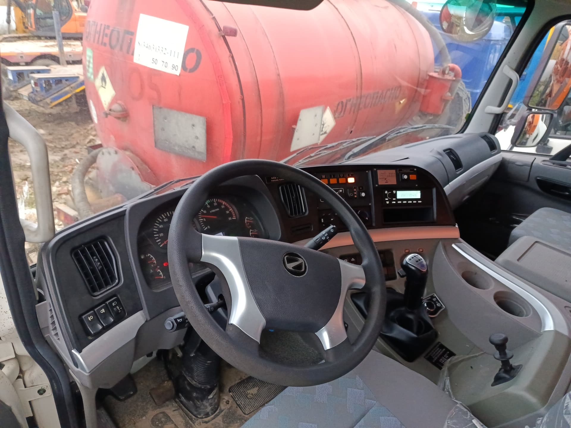 Хант 8051* на шасси ХАНТ 8x8 Агрегат цементировочный - 3