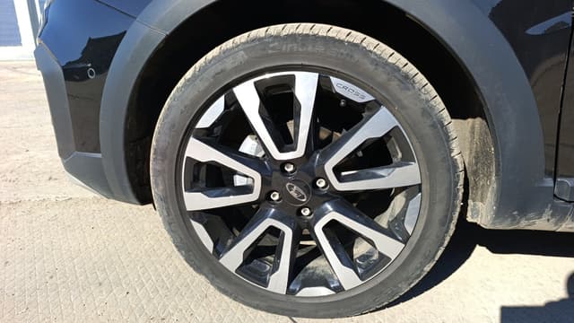 Lada Vesta Cross - 10