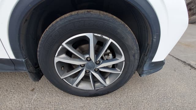 Geely Coolray - 9