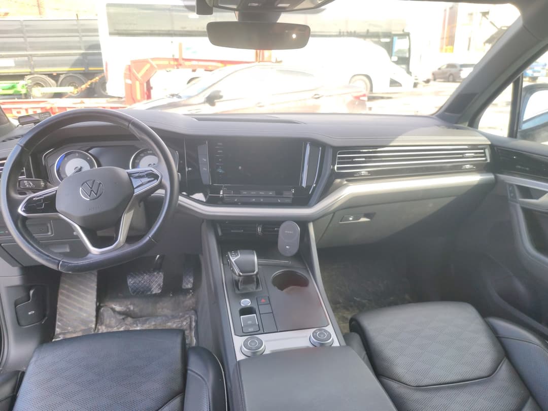Volkswagen Touareg - 5