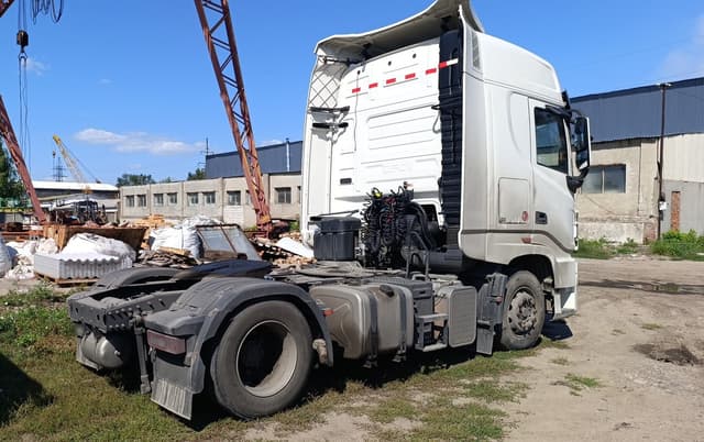 Dongfeng DFH 4x2 Седельный тягач - 3