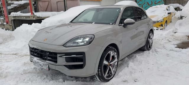 Porsche Cayenne - 1