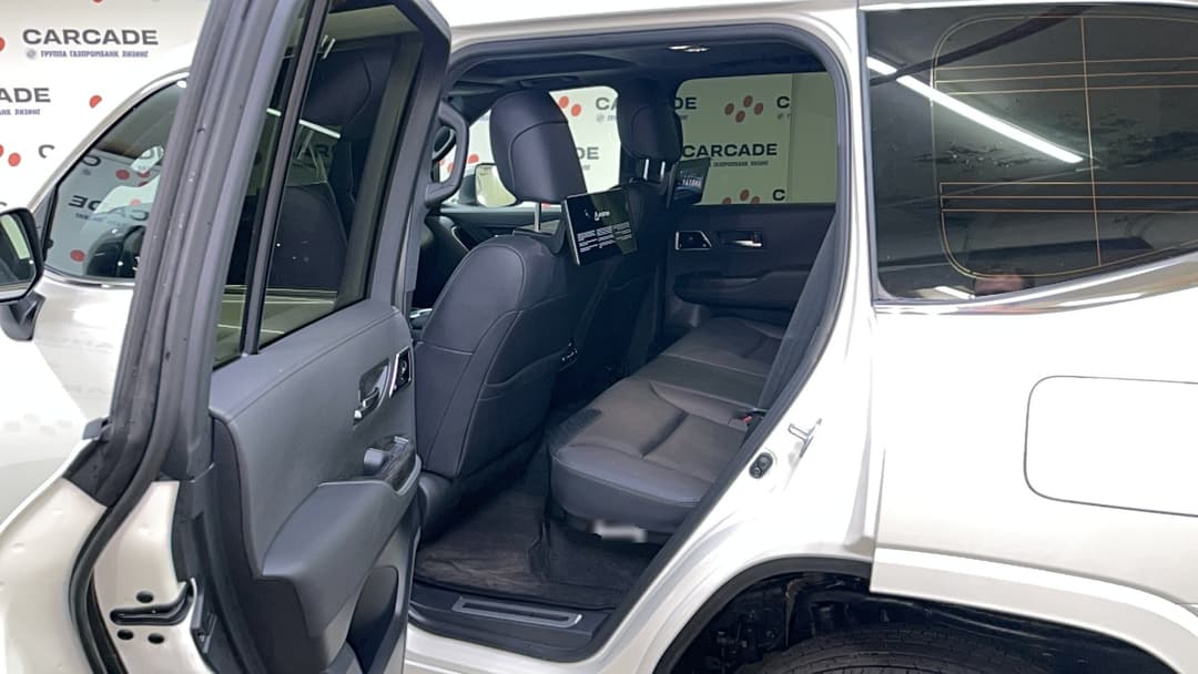 Toyota Land Cruiser 300 - 9