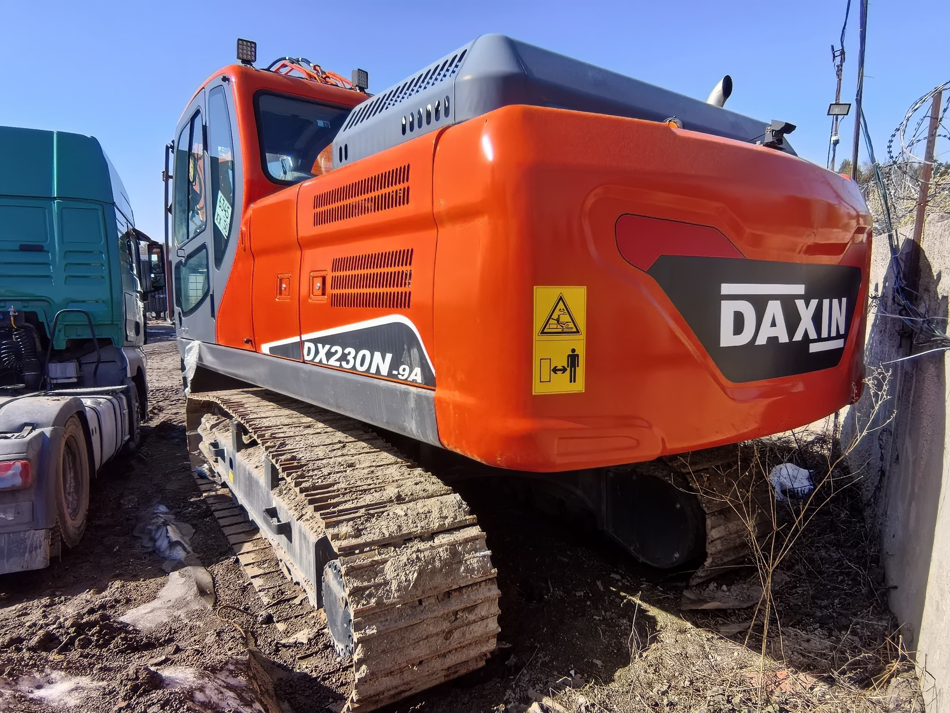 Daxin DX230* Экскаватор - 3