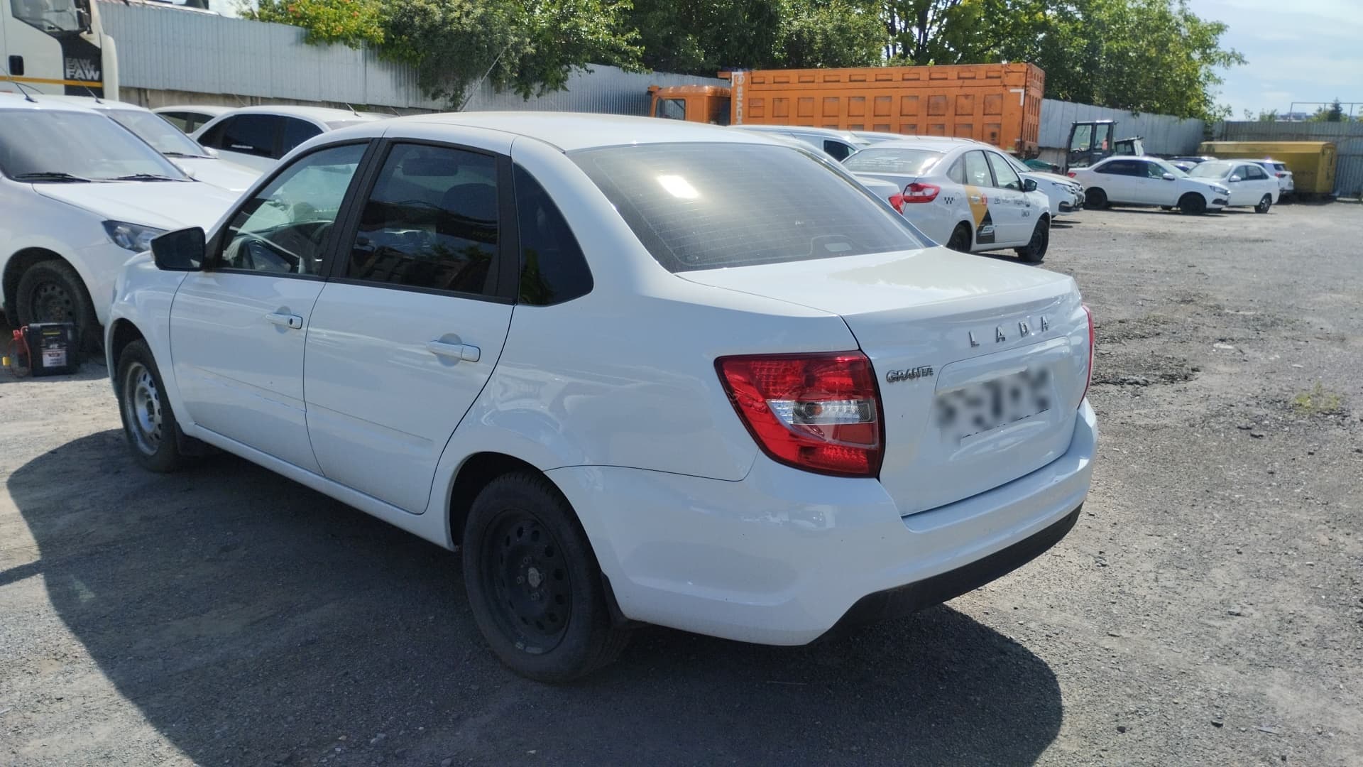 Lada Granta седан - 4