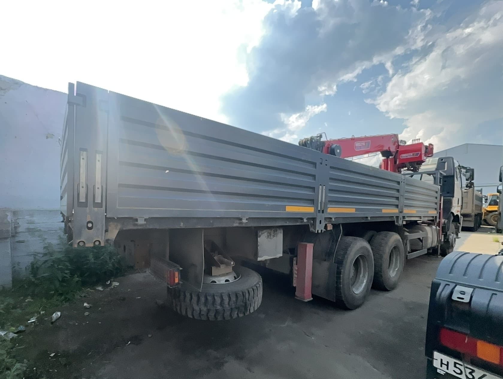 Завод Спецмаш SM04* на шасси FAW CA 3250 6X4 Бортовой с КМУ - 3