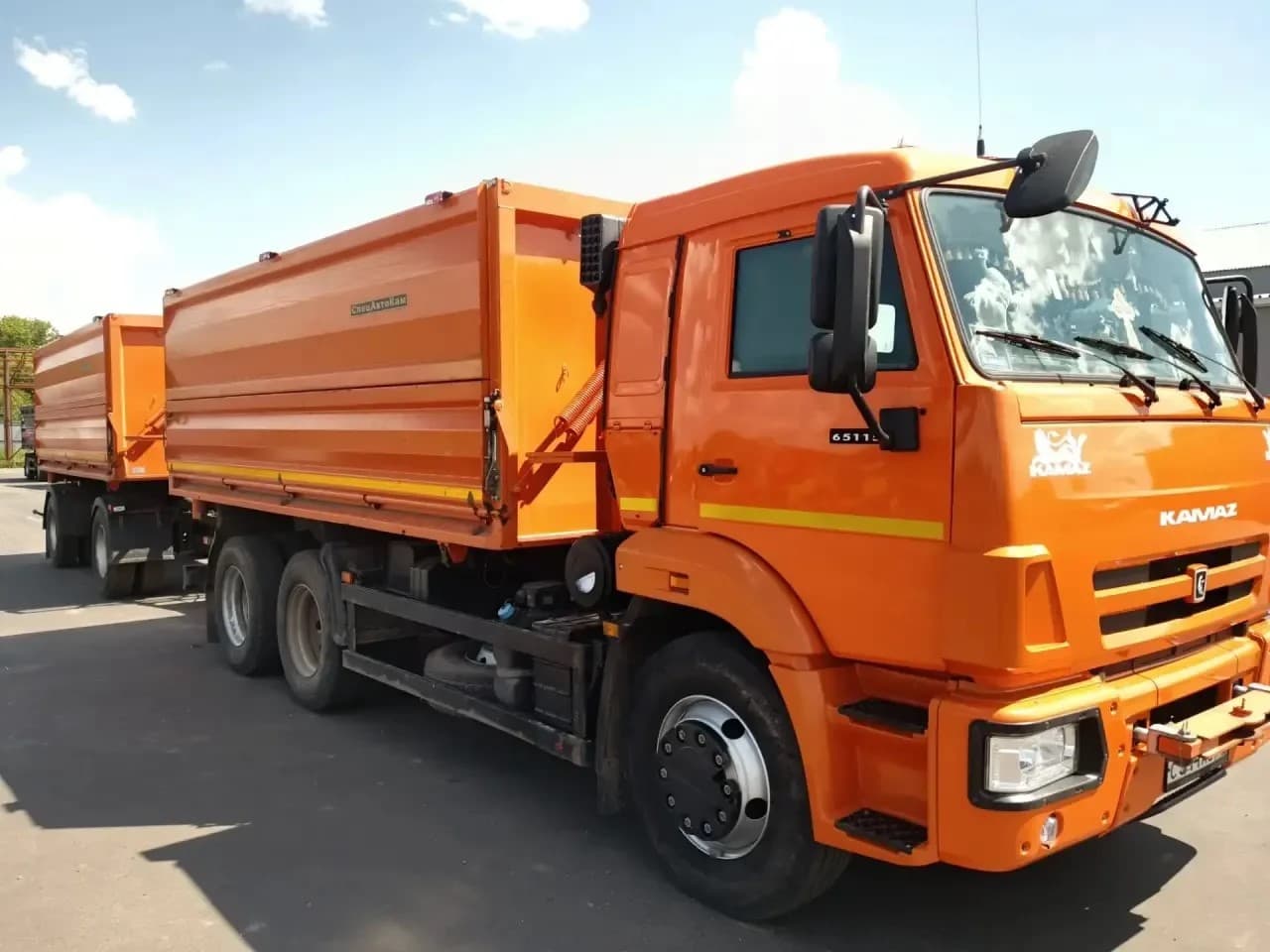 Спецавтокам 6890* на шасси Камаз 65115 6x4 Зерновоз - 1