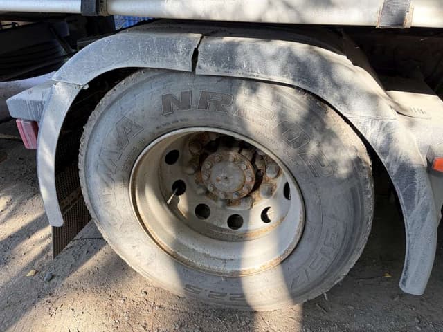Dongfeng DFH 4x2 Седельный тягач - 7