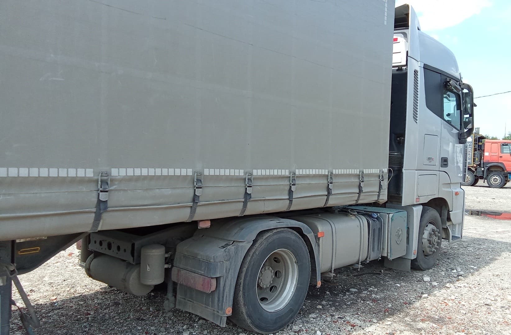 Foton AUMAN 4x2 Седельный тягач - 3