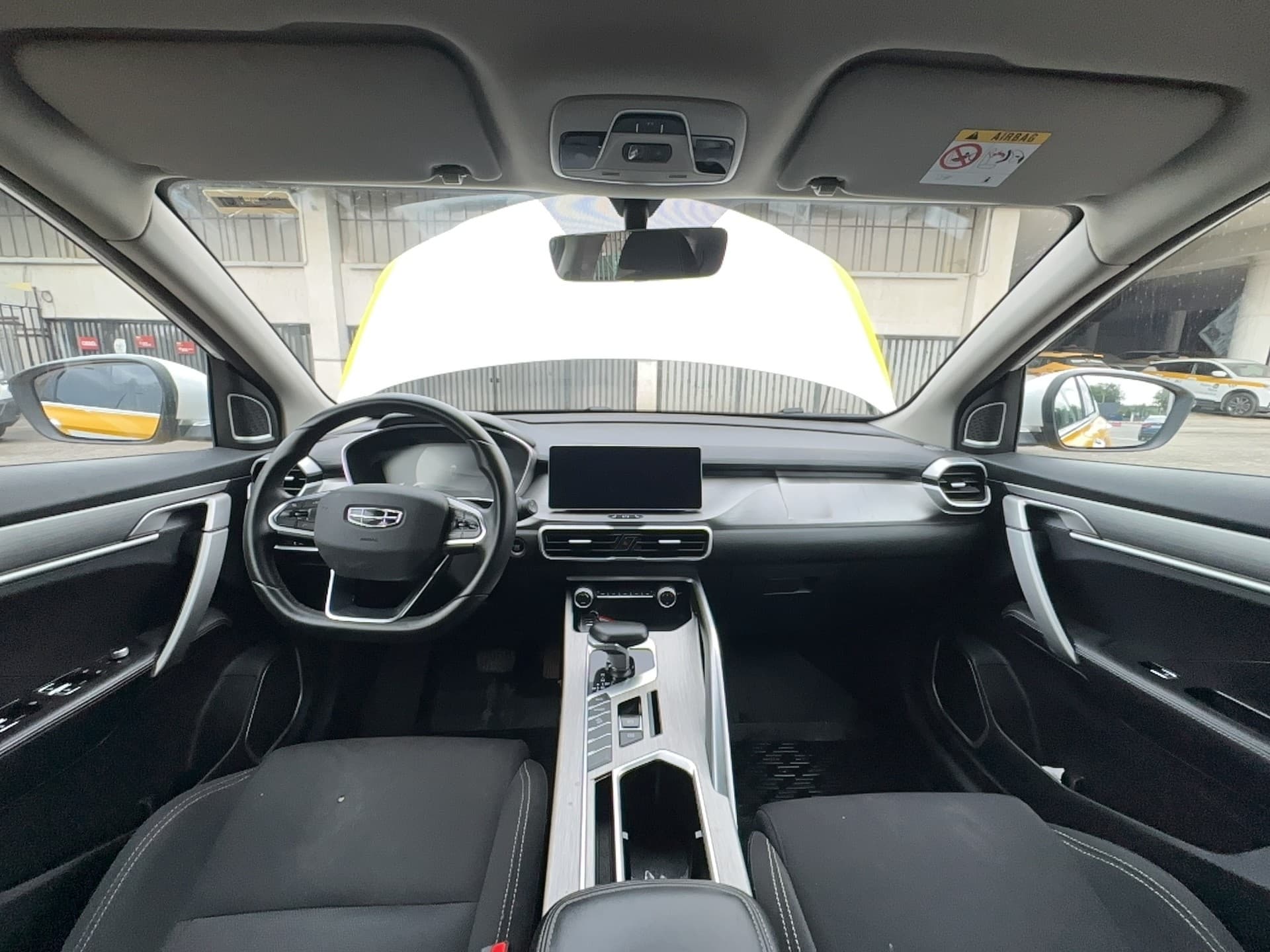Geely Coolray - 5
