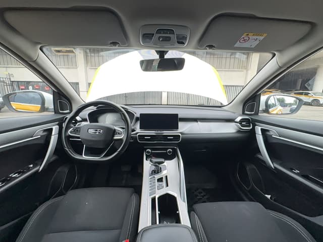 Geely Coolray - 5