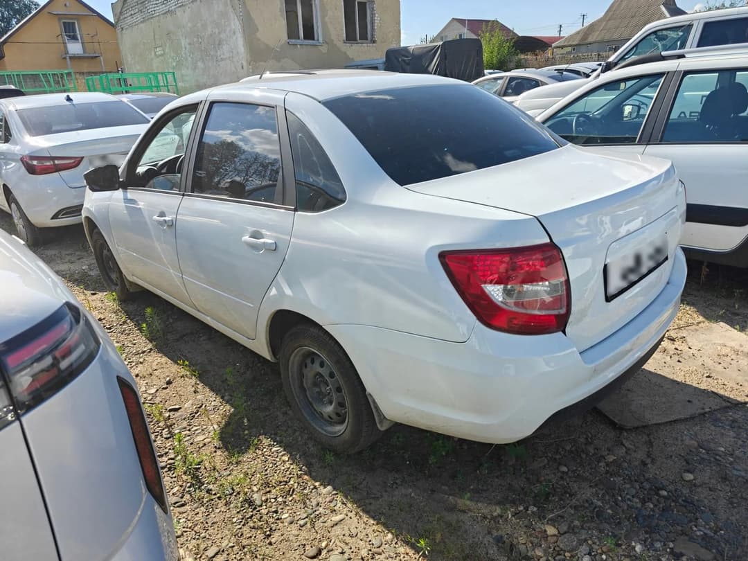 Lada Granta седан - 4