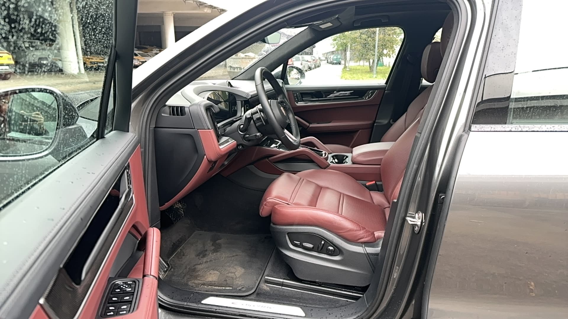 Porsche Cayenne - 6
