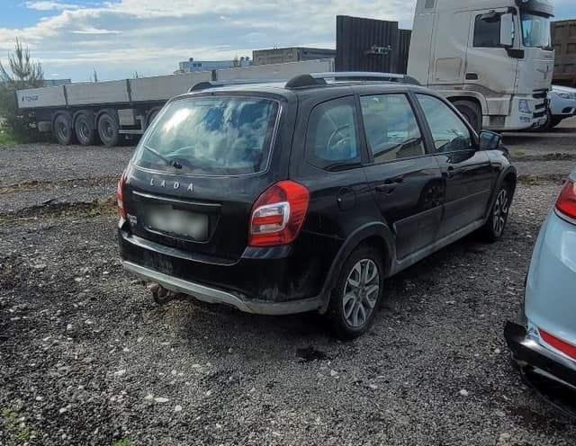 Lada Granta Cross - 3