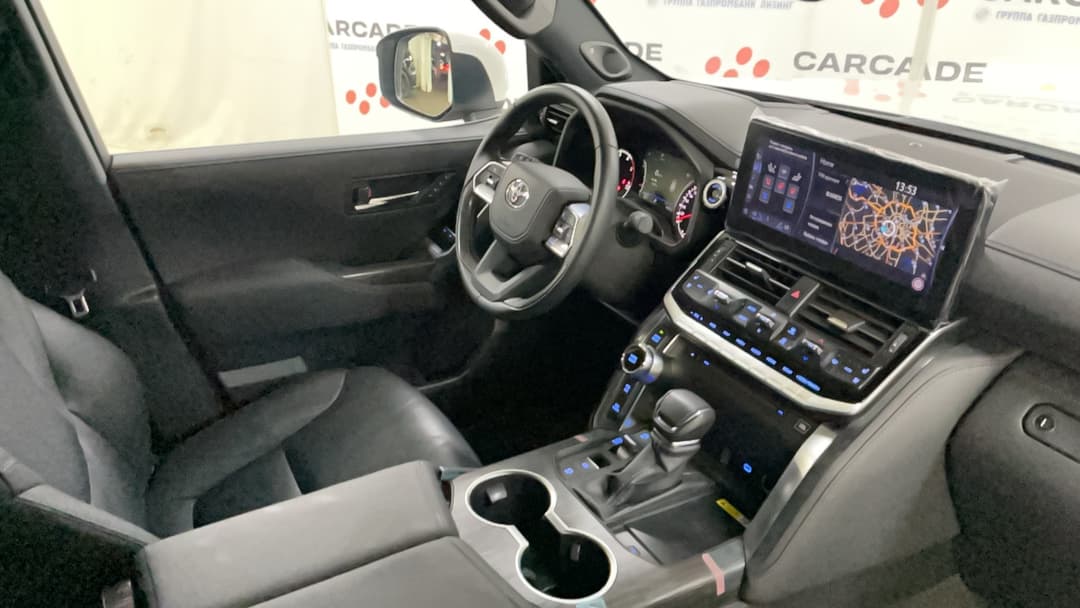 Toyota Land Cruiser 300 - 6