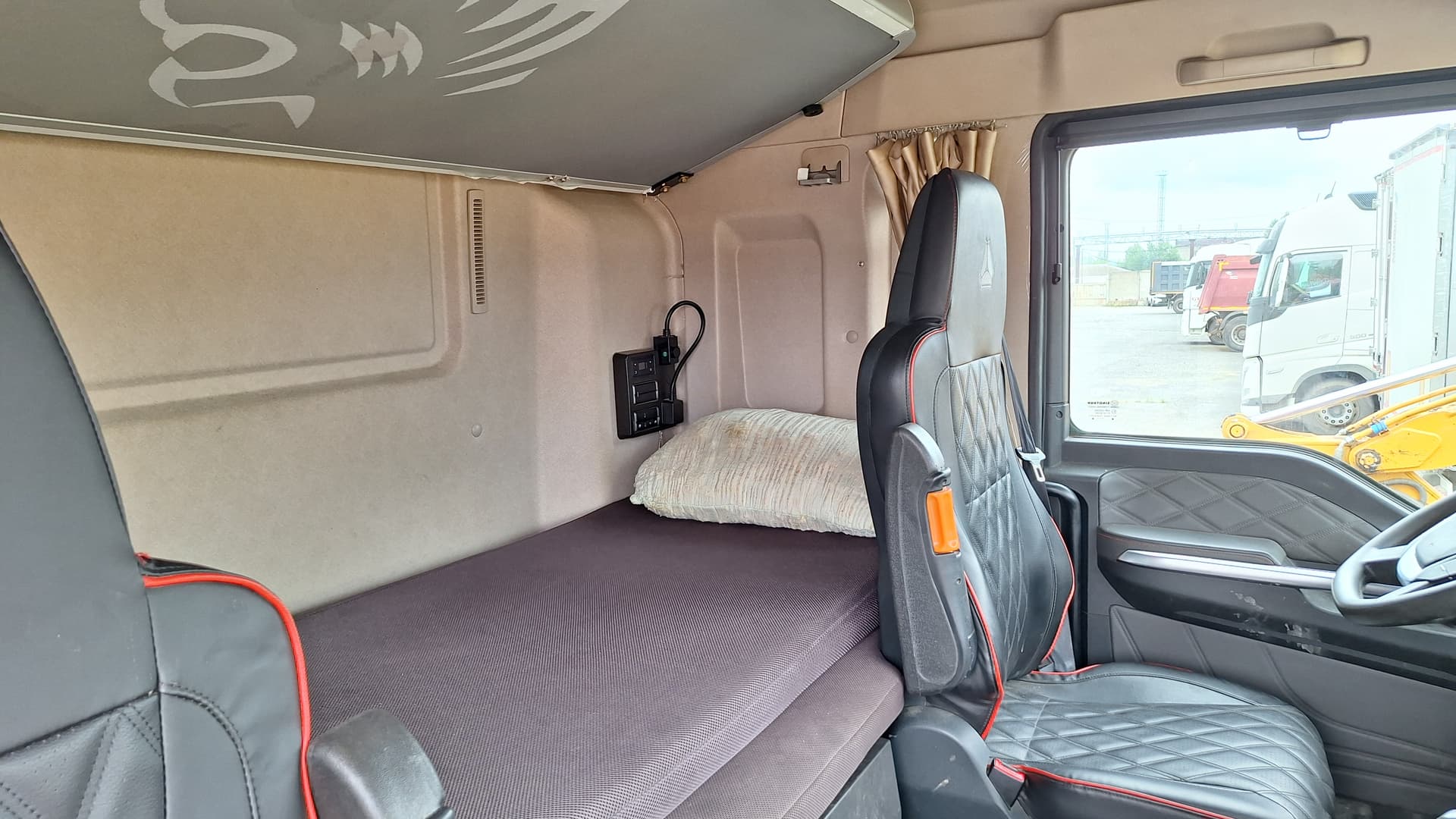 Sitrak C7H 4x2 Седельный тягач - 9