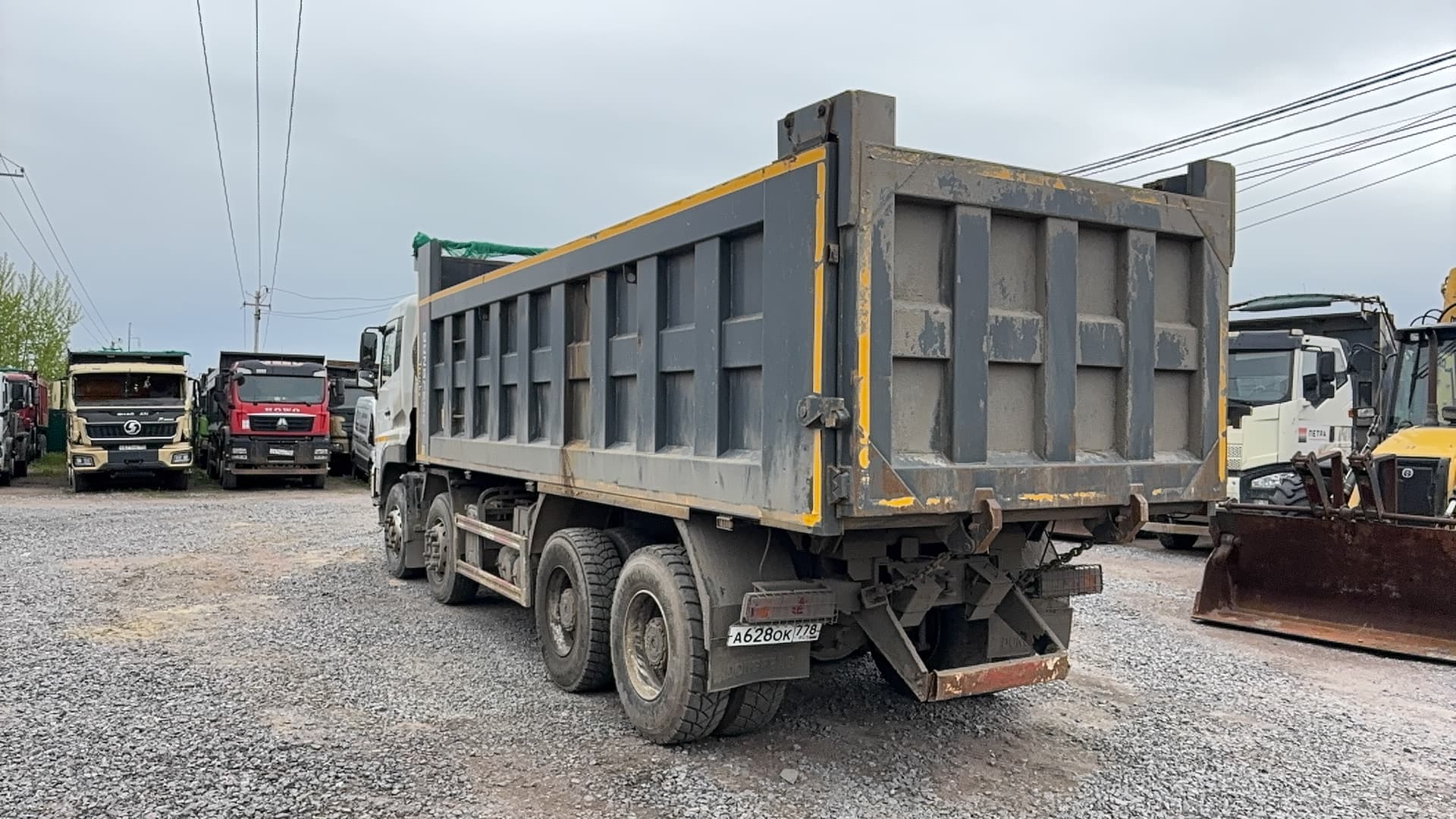 Dongfeng DFH 8x4 Самосвал - 4