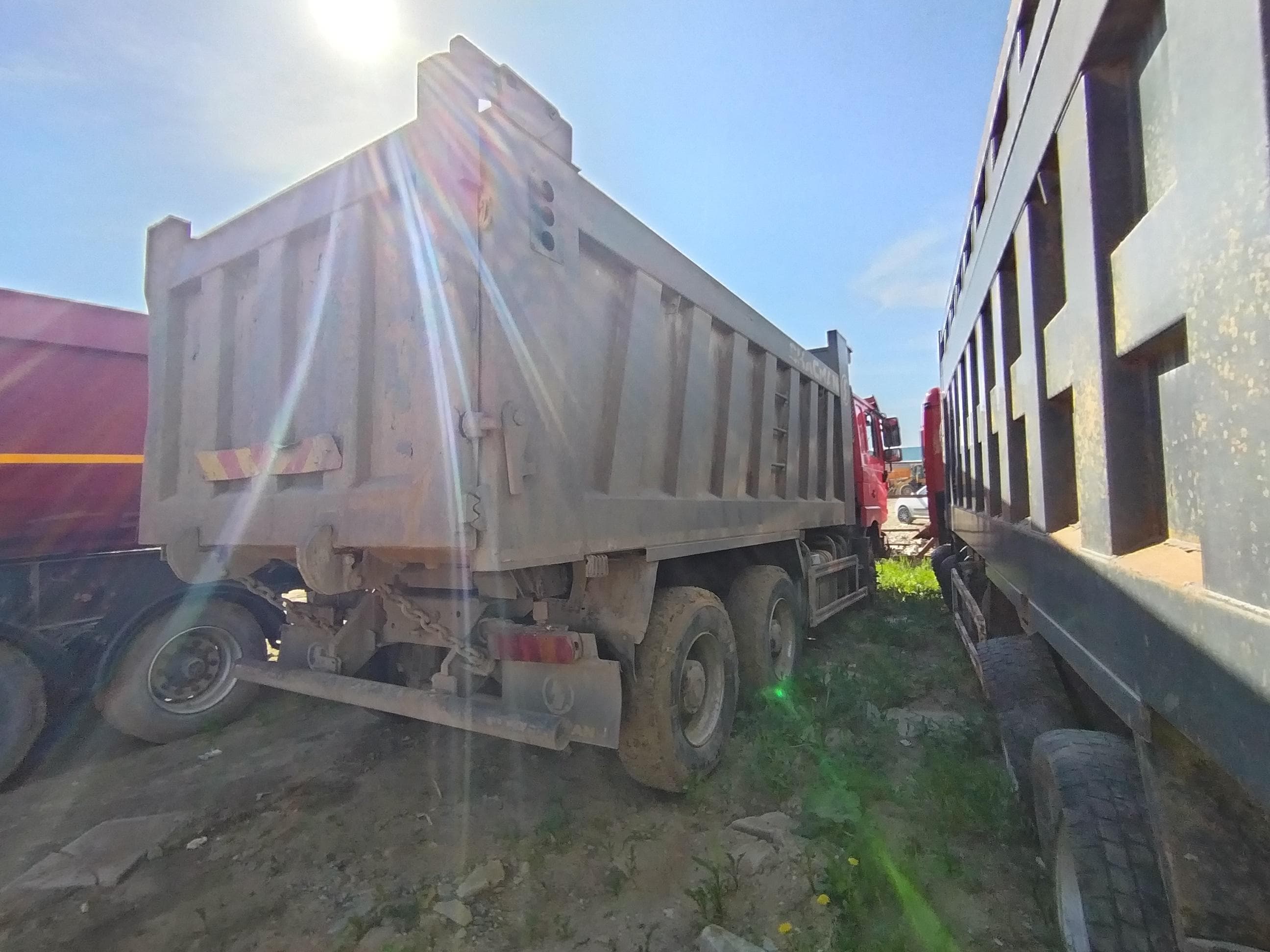 Shacman (Shaanxi) SX* 6x4 Самосвал - 3