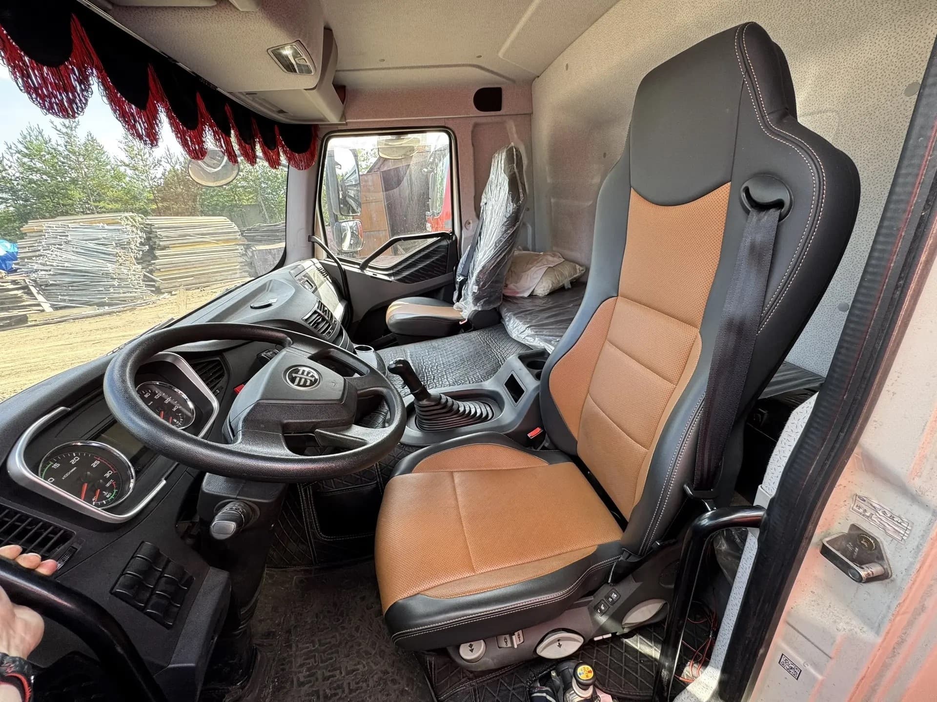 FAW J6 8x4 Самосвал - 4