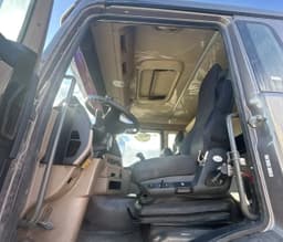 Howo ZZ* 8x4 Самосвал - 6