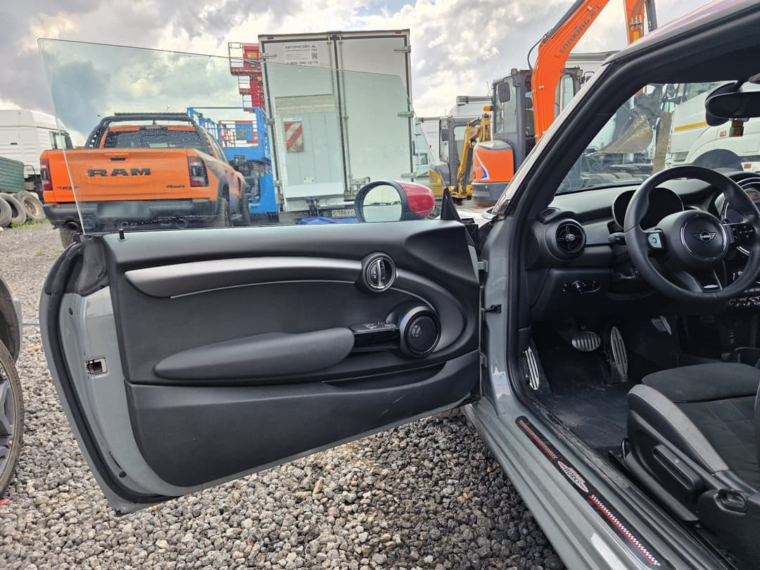 MINI 3 Door - 8
