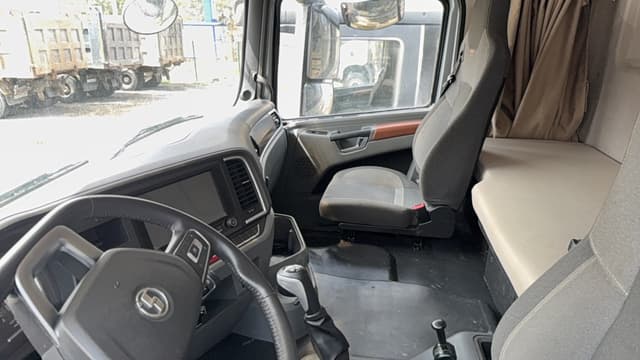 Shacman (Shaanxi) SX* 6x6 Седельный тягач - 5