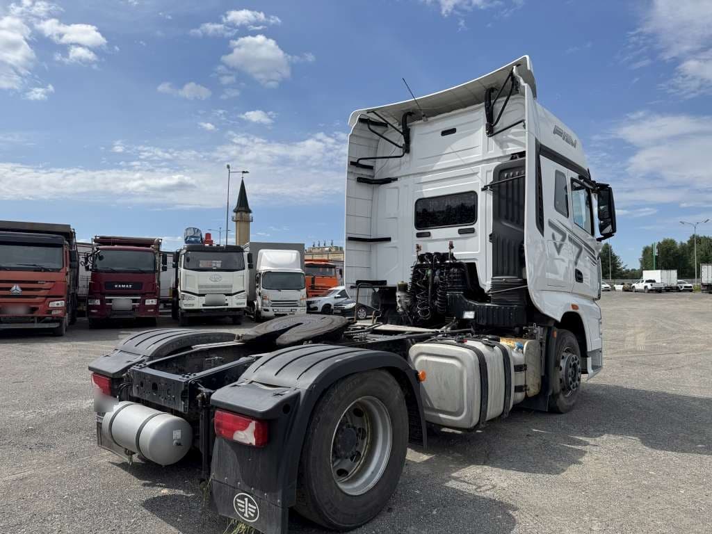 FAW J7 4x2 Седельный тягач - 3