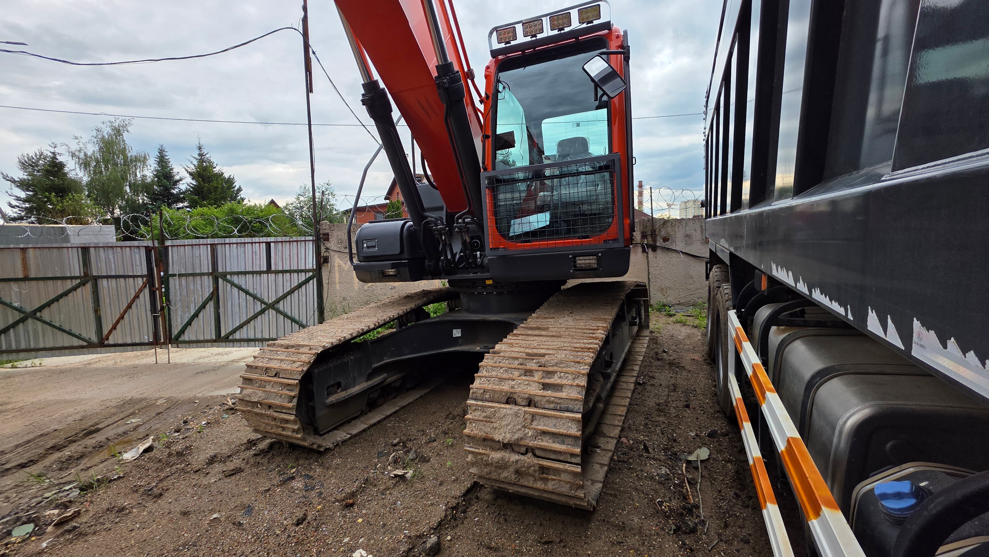 Daxin DX230* Экскаватор - 1