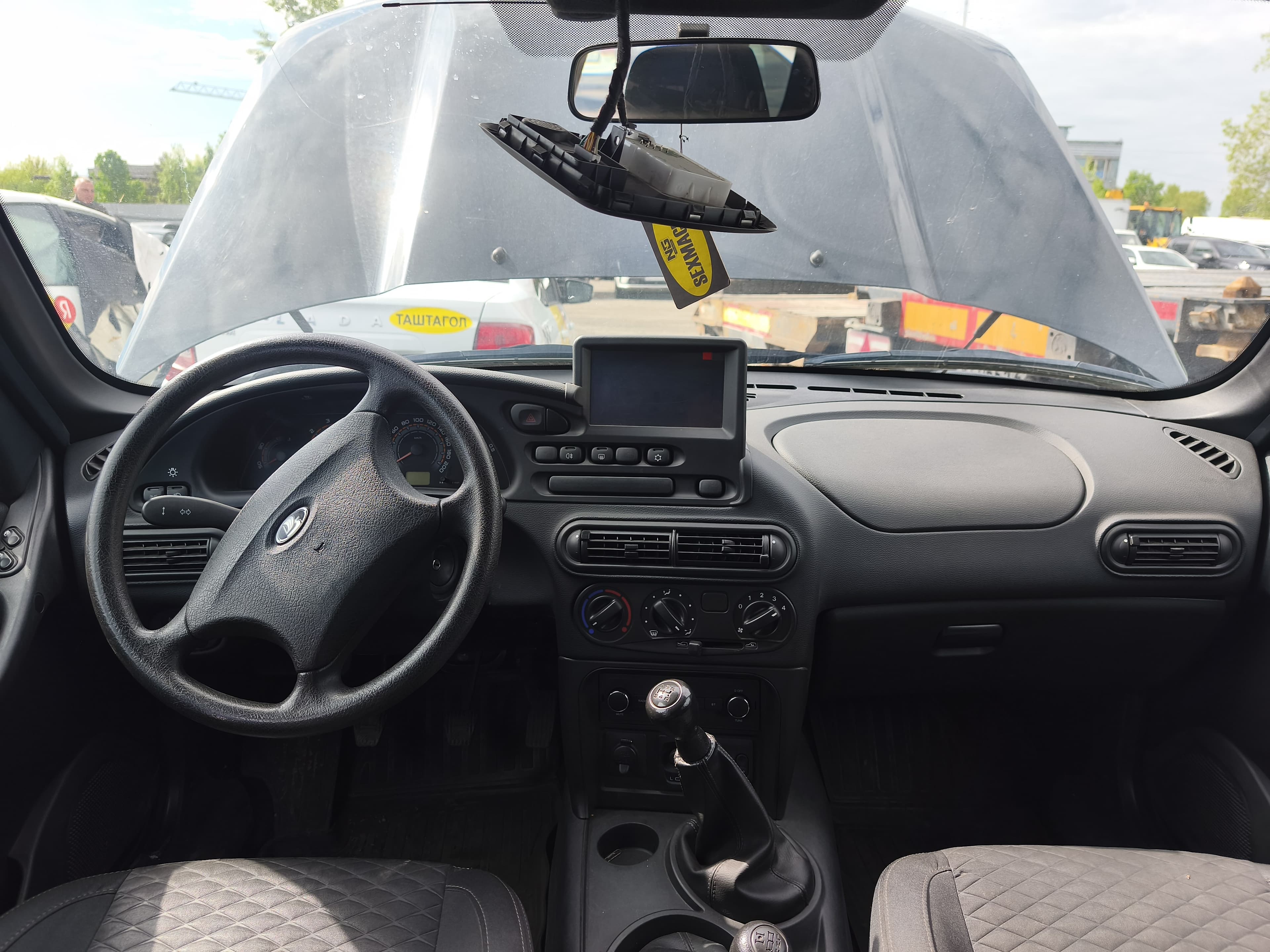 Lada Niva Travel - 4