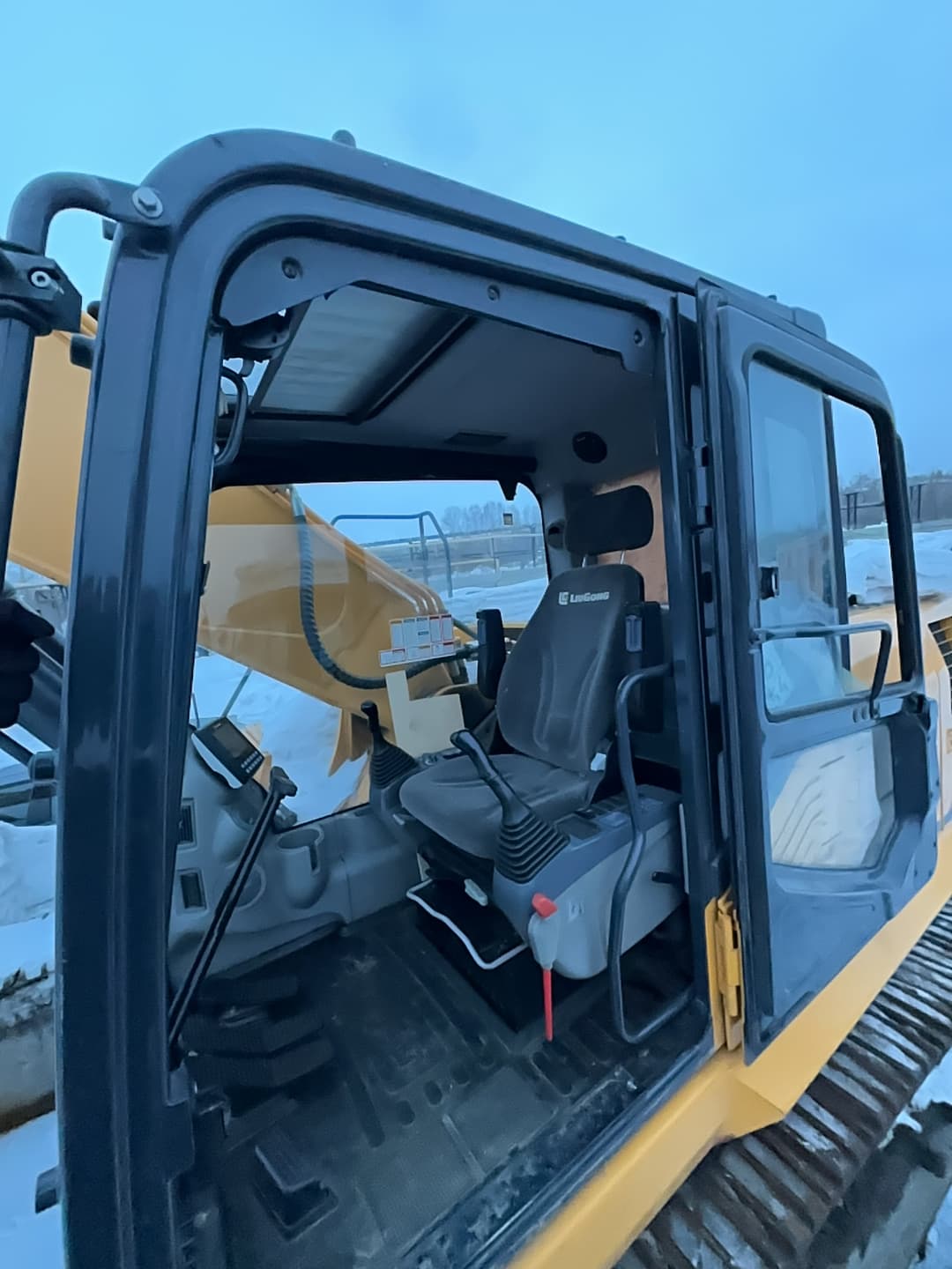 Liugong CLG933 Экскаватор - 5