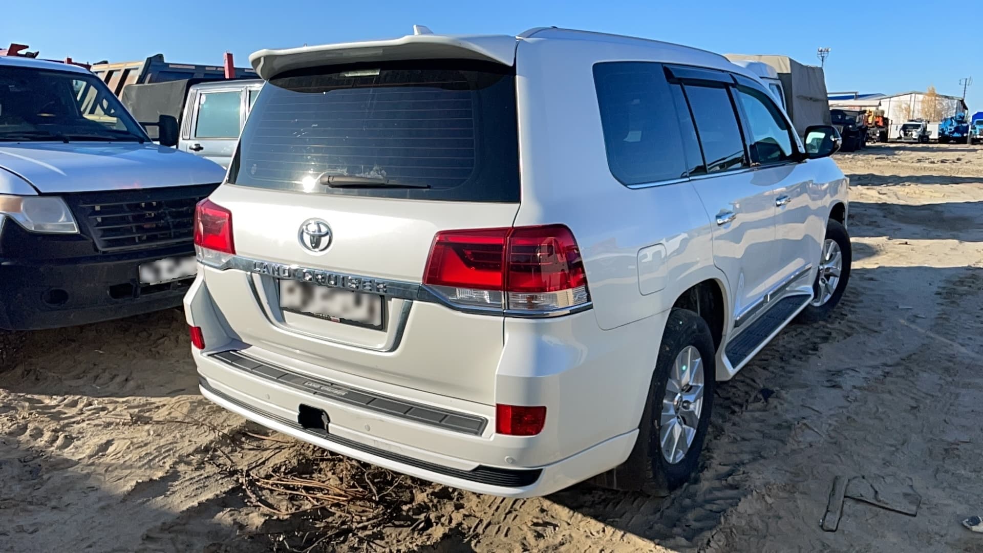Toyota Land Cruiser 200 - 3