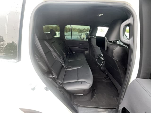 Toyota Land Cruiser 300 - 9