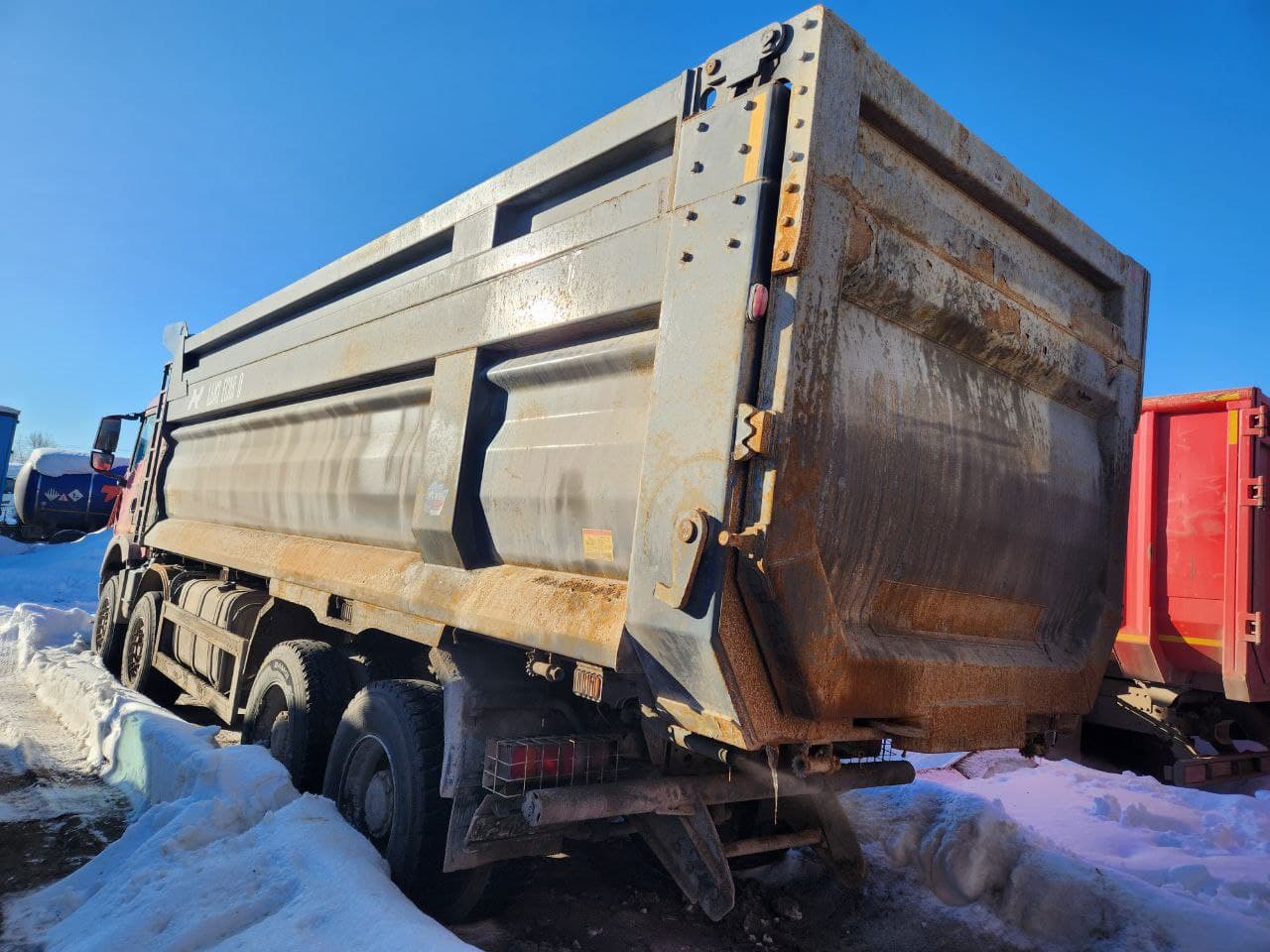 Howo ZZ* 8x4 Самосвал - 4