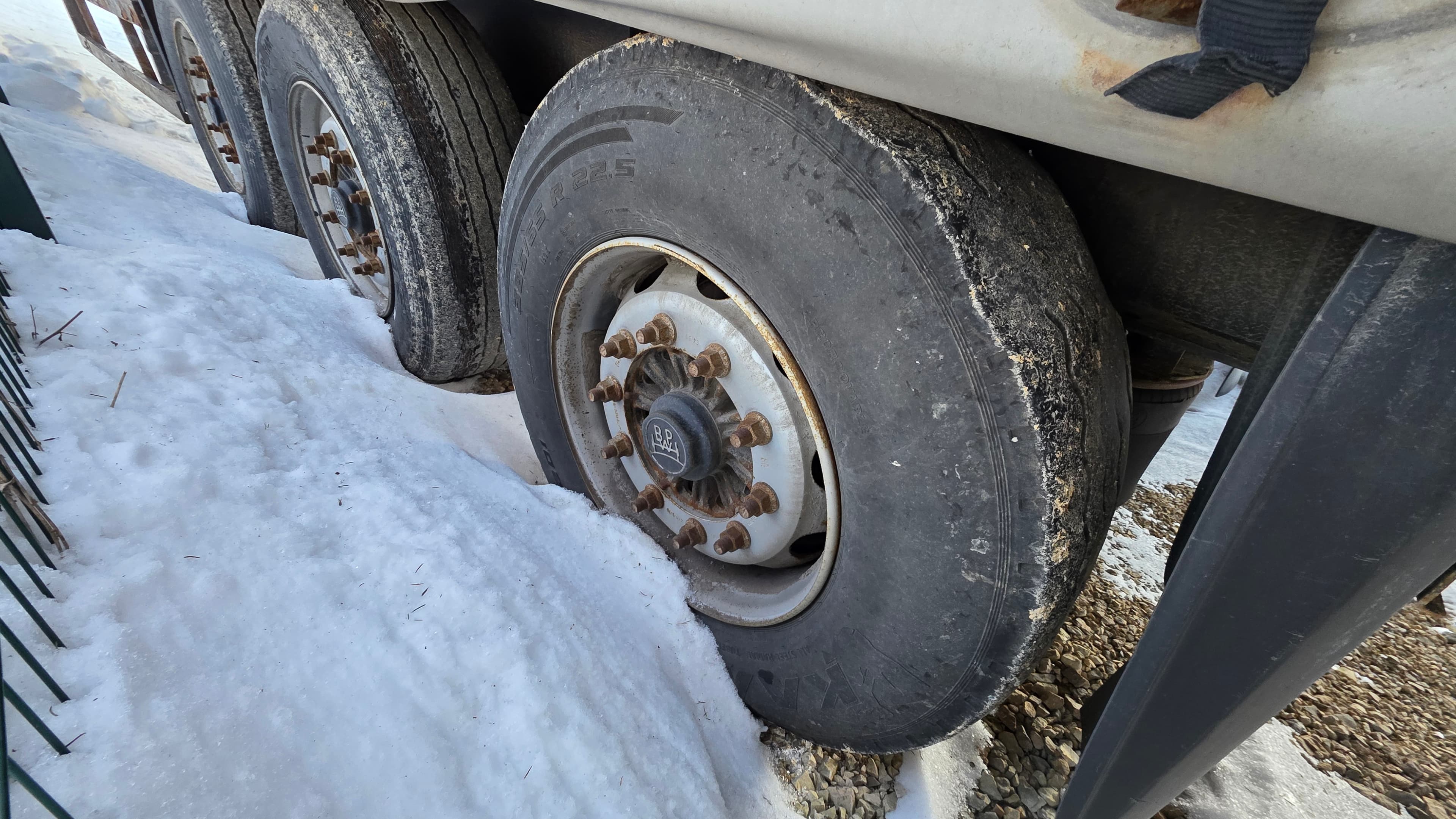 Туймазинский Завод Автобетоновозов 5885* Полуприцеп шторный - 5