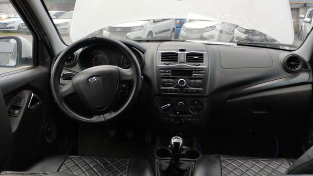 Lada Granta седан - 5