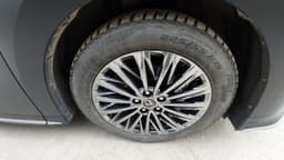 Lexus LM 350h - 10