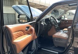 Infiniti QX80 - 6