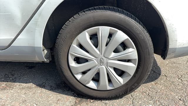 Lada Vesta седан - 10