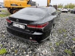 Lexus LS 500 AWD - 3