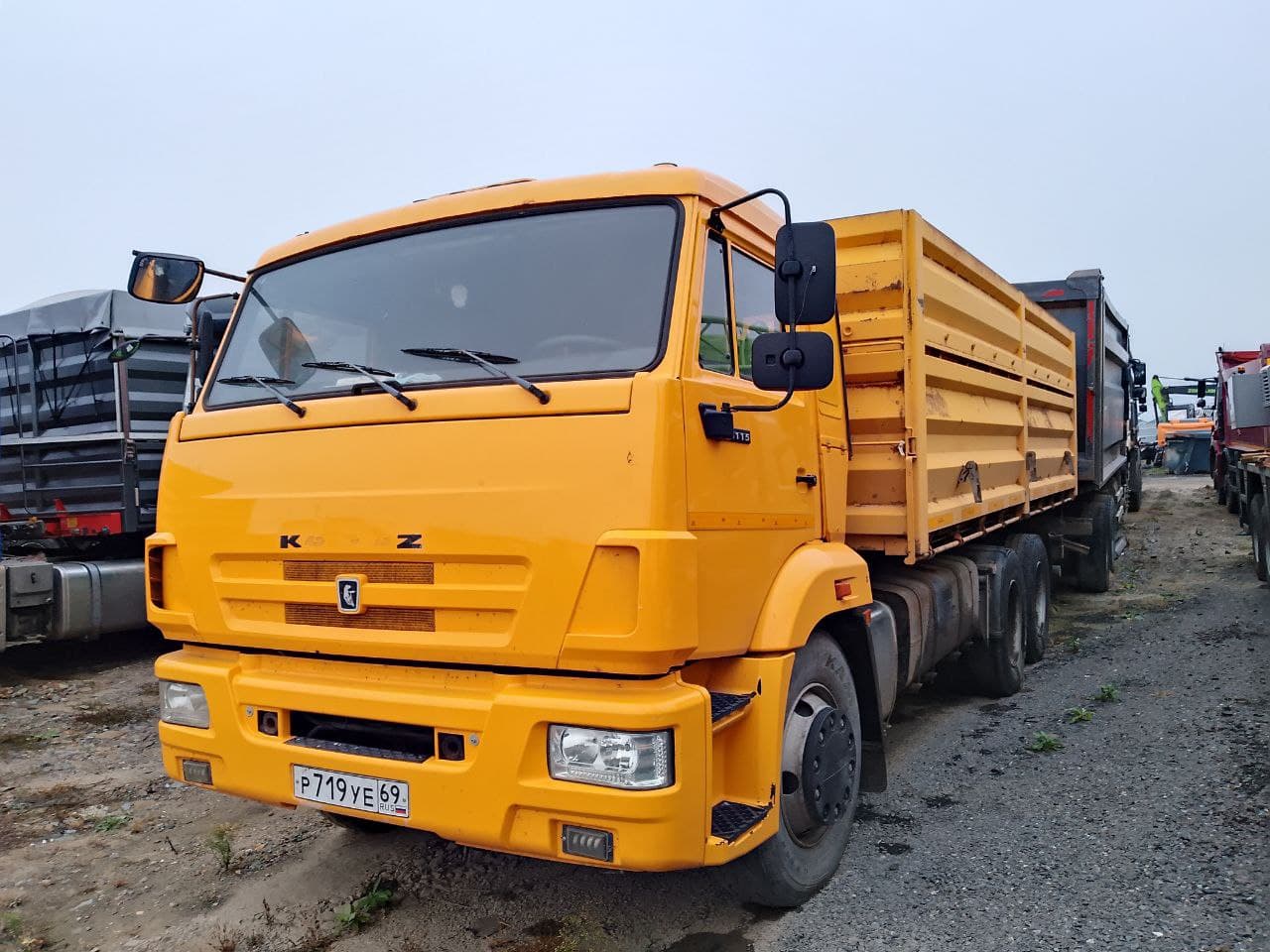 Мегатрон 4589* на шасси КамАЗ 65115 6x4 Зерновоз - 1