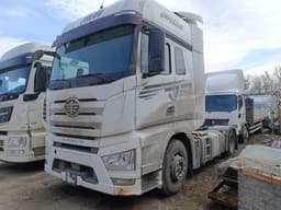 FAW J7 4x2 Седельный тягач - 1