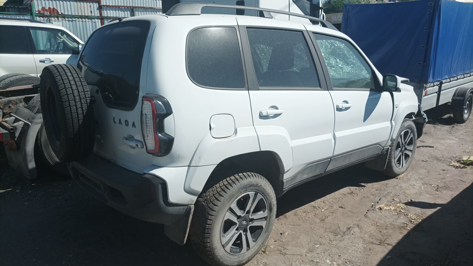 Lada Niva Travel - 3