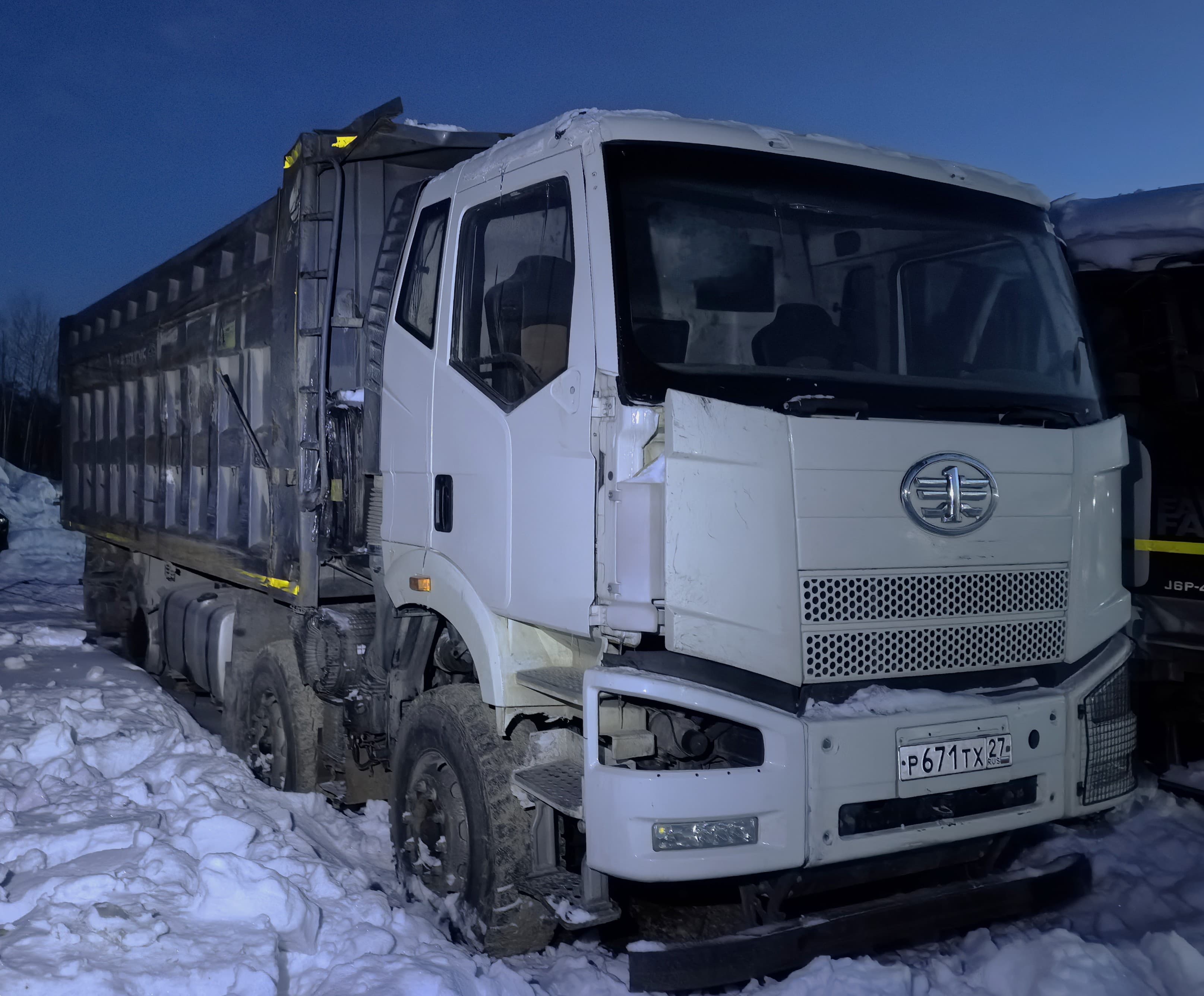 FAW J6 8x4 Самосвал - 2